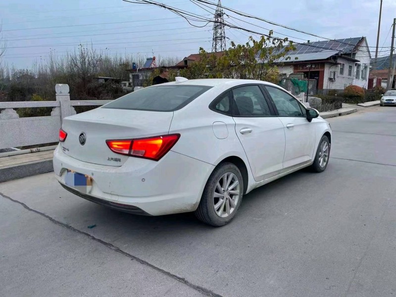 枣庄18年别克威朗7