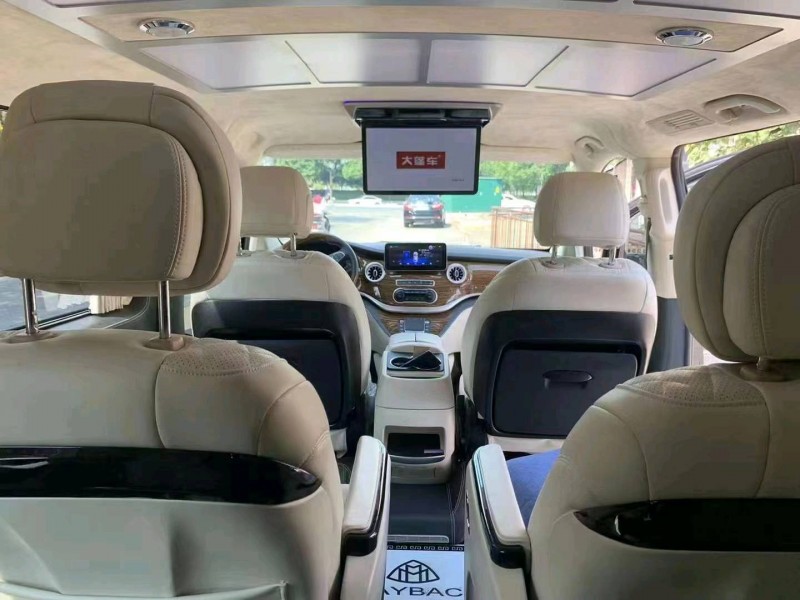 梧州21年奔驰威霆8