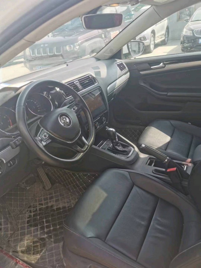 保定18年大众速腾5