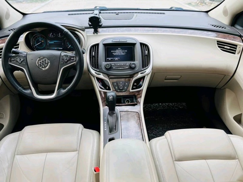 聊城15年别克君越6