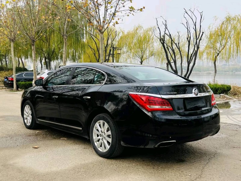 聊城15年别克君越2