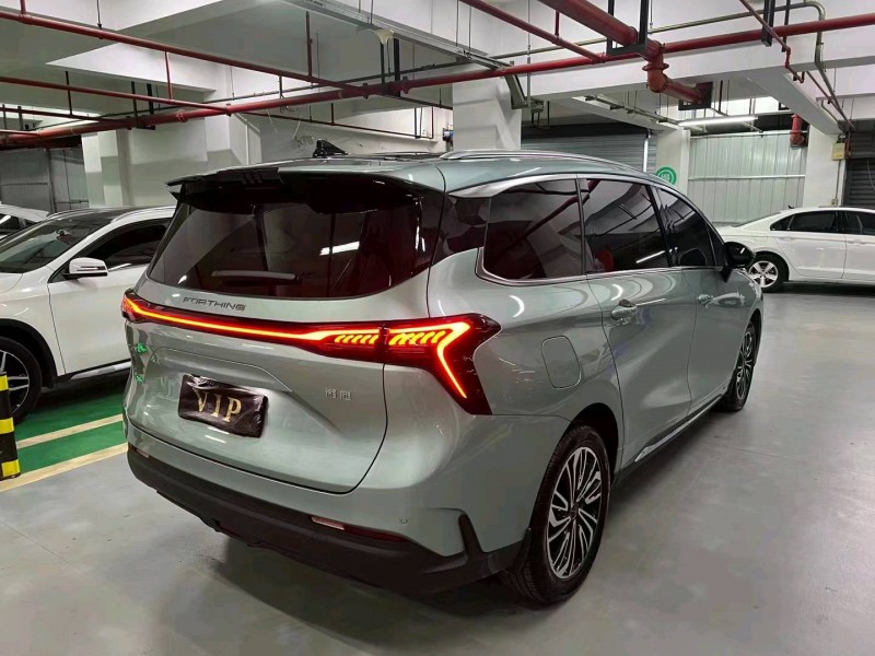 成都22年东风风行游艇7