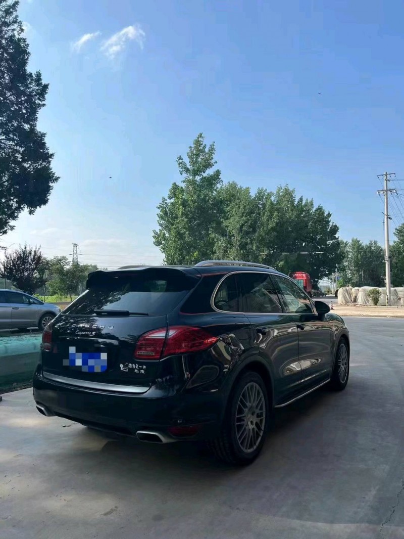 北京11年保时捷卡宴3