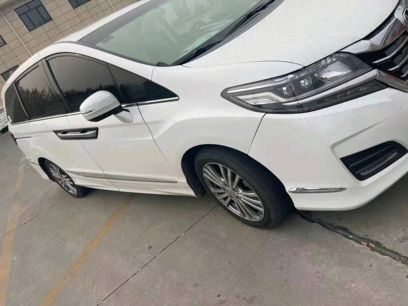 石家庄17年本田艾力绅2