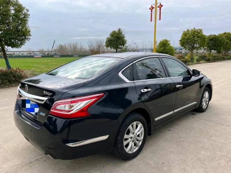 盐城15年日产天籁8