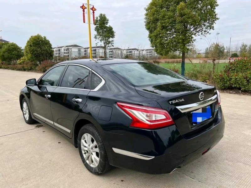 盐城15年日产天籁7