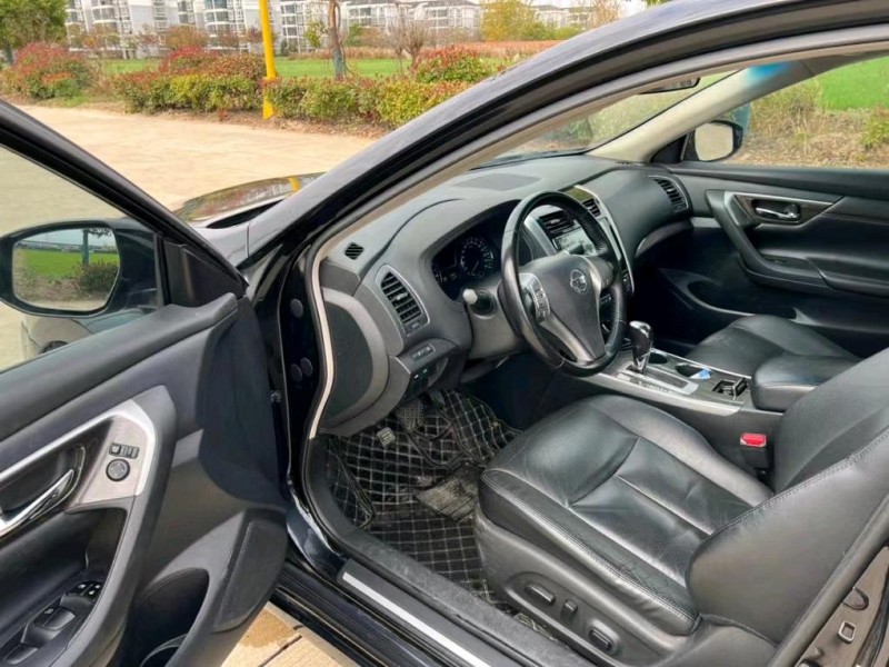 盐城15年日产天籁6