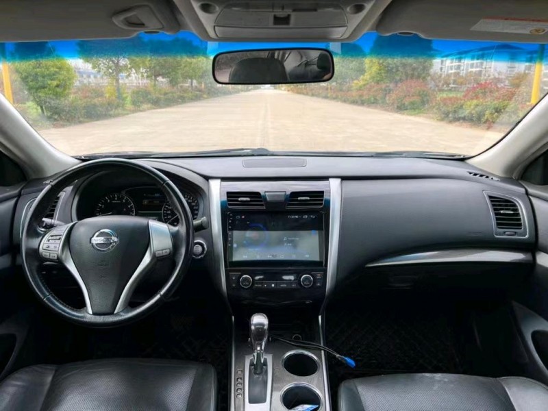 盐城15年日产天籁3