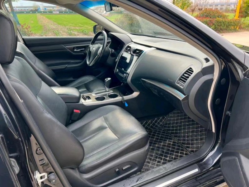 盐城15年日产天籁2