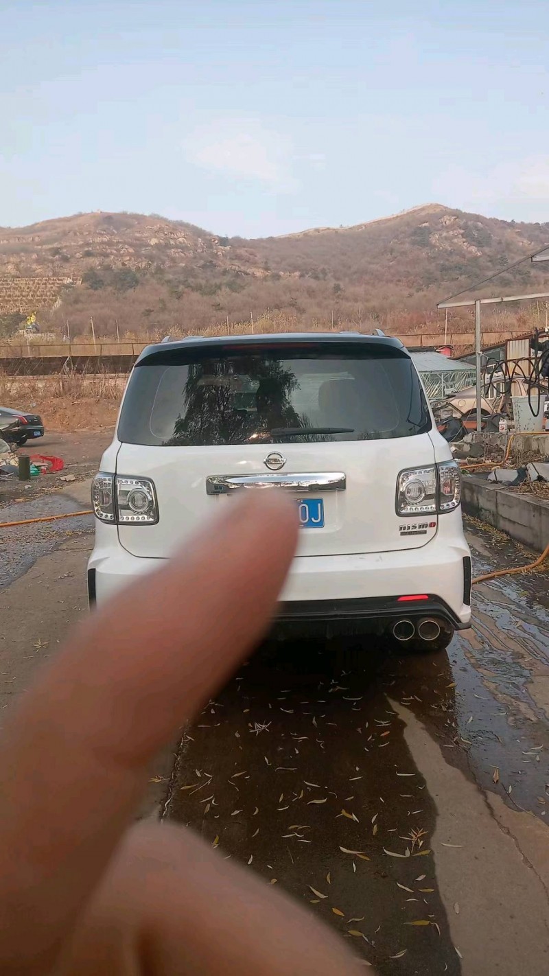 邯郸18年日产途乐2