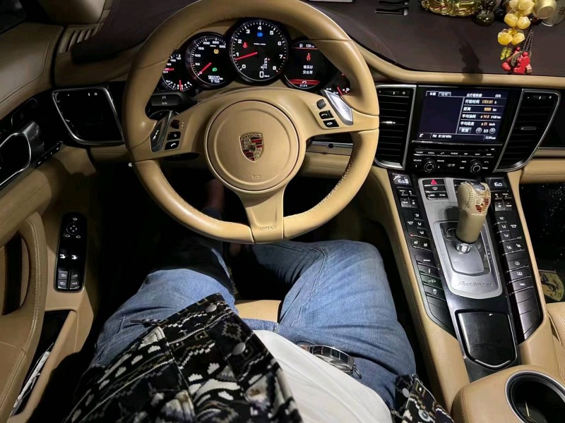 邯郸15年保时捷帕拉梅拉4