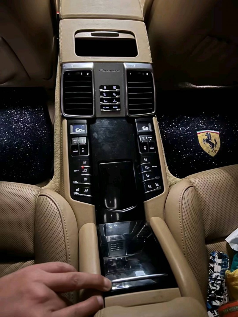 邯郸15年保时捷帕拉梅拉6