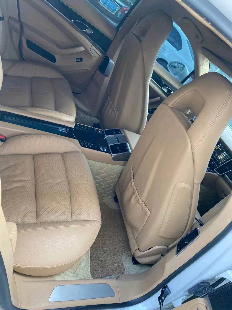 苏州11年保时捷帕拉梅拉2