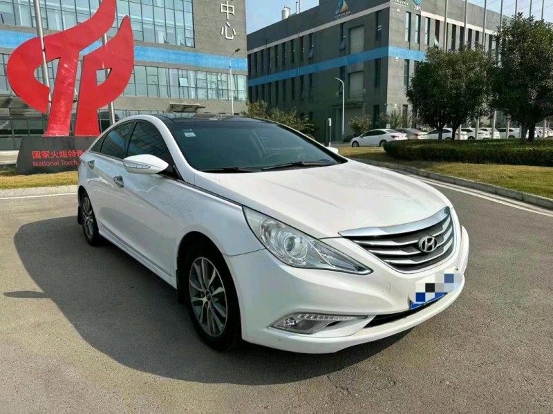 徐州13年现代索纳塔八2