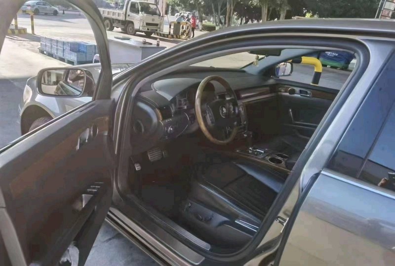 济宁11年大众辉腾6