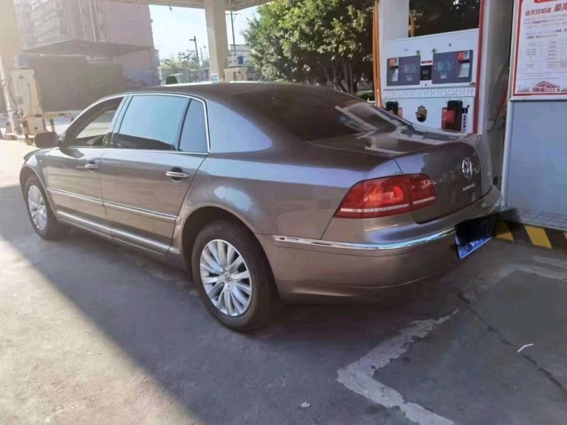 济宁11年大众辉腾3