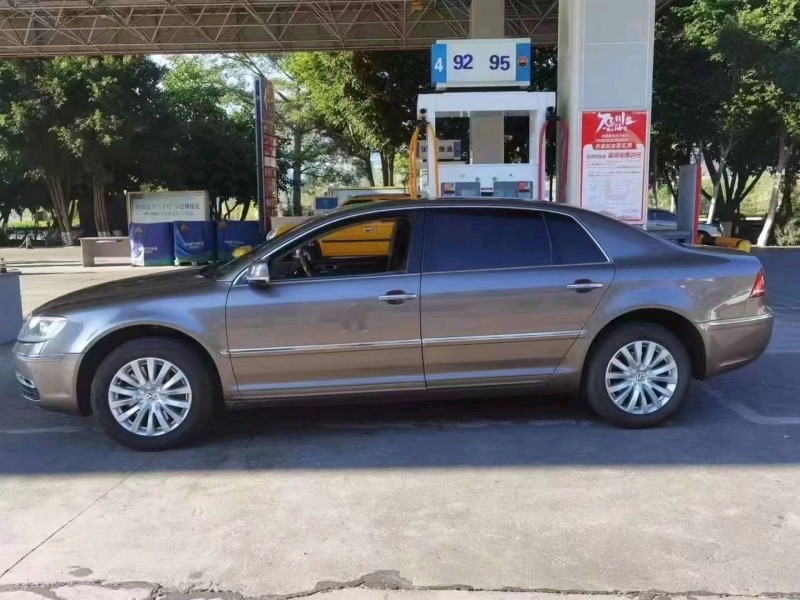 济宁11年大众辉腾4