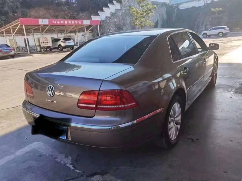 济宁11年大众辉腾2