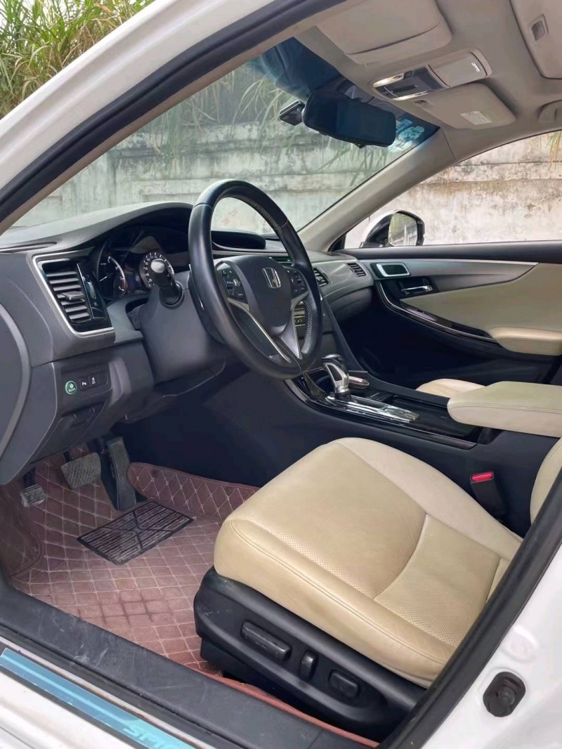 东莞16年本田思铂睿4