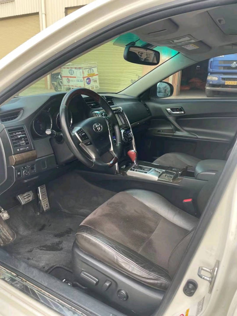 东莞15年丰田锐志4