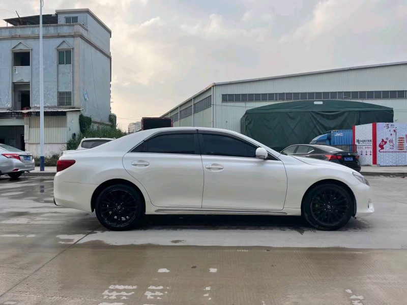 东莞15年丰田锐志8