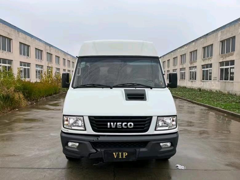 盐城18年依维柯得意1