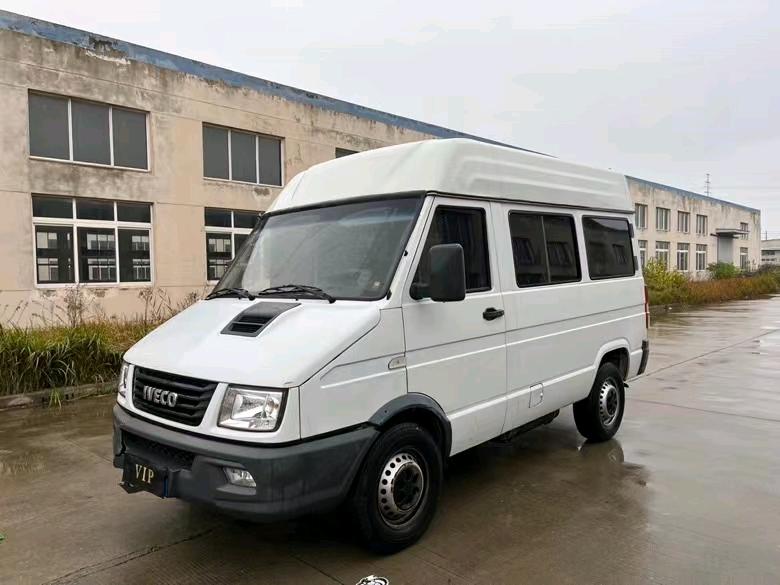 盐城18年依维柯得意3