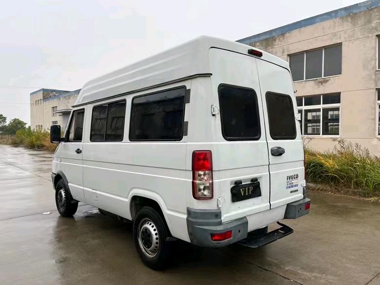 盐城18年依维柯得意9