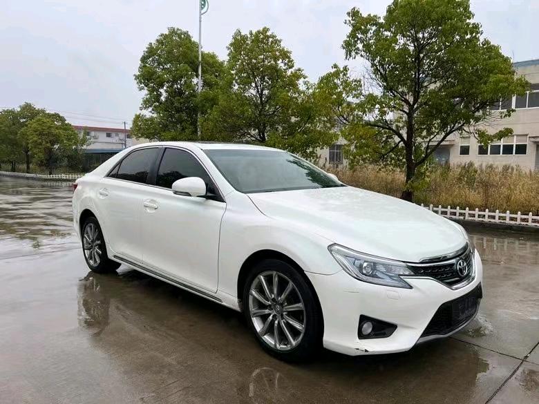 盐城16年丰田锐志2