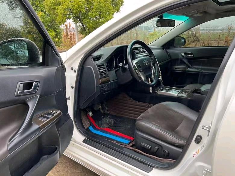 盐城16年丰田锐志4