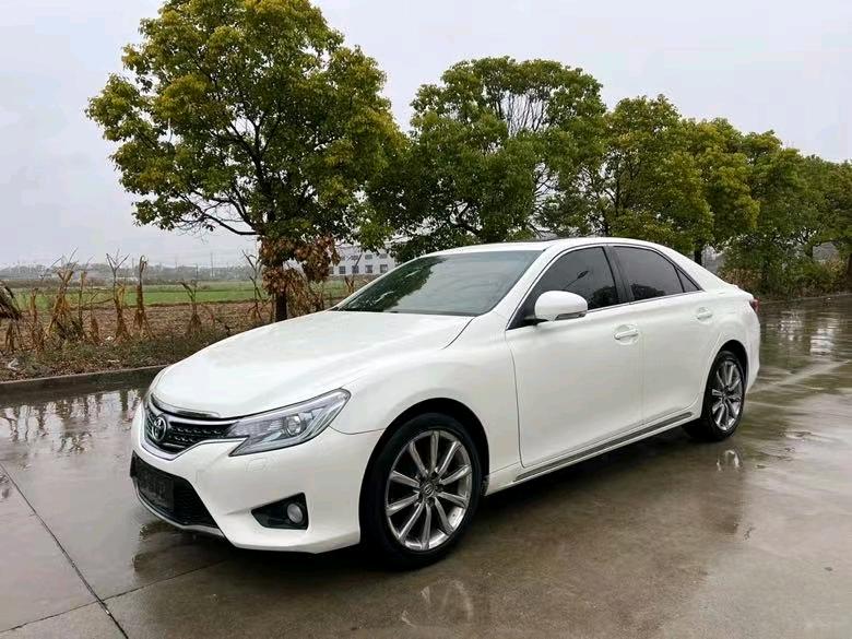 盐城16年丰田锐志3