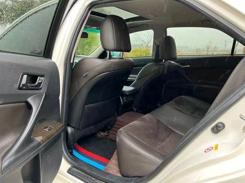 盐城16年丰田锐志5