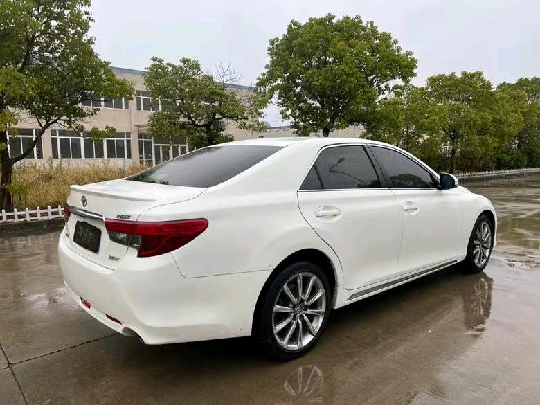 盐城16年丰田锐志8