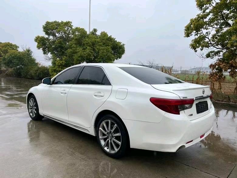 盐城16年丰田锐志9