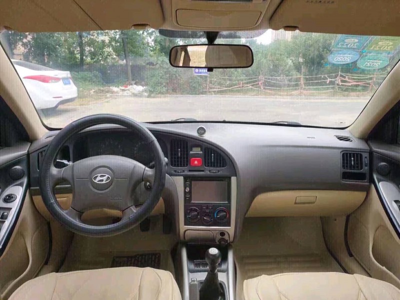 北京11年现代伊兰特6