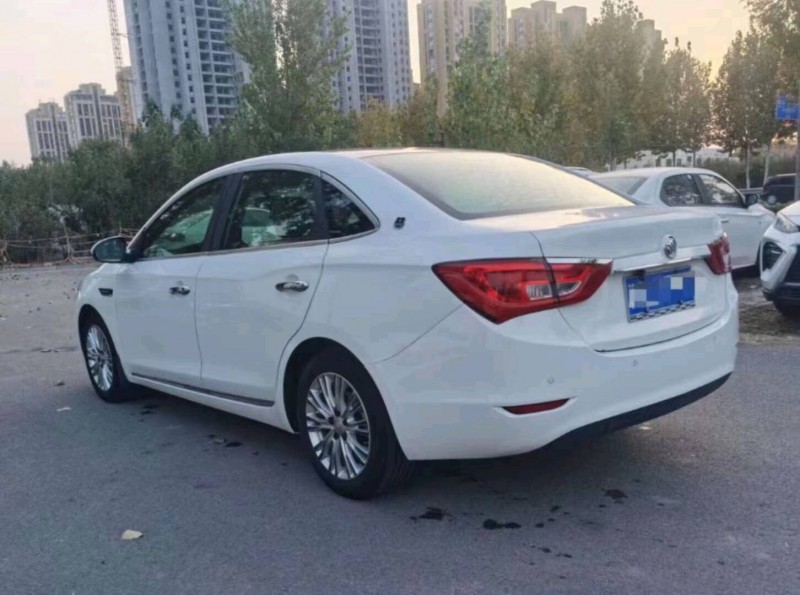 北京17年别克英朗2