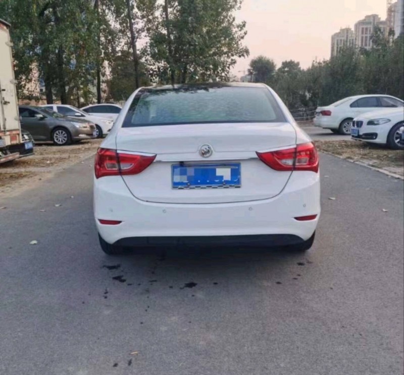 北京17年别克英朗1