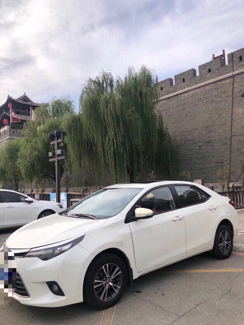 北京16年丰田雷凌7