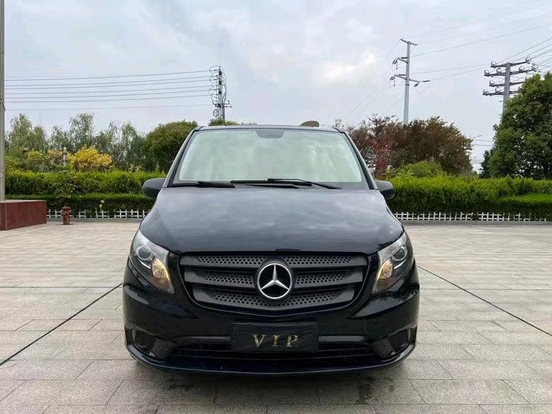 盐城17年奔驰威霆1