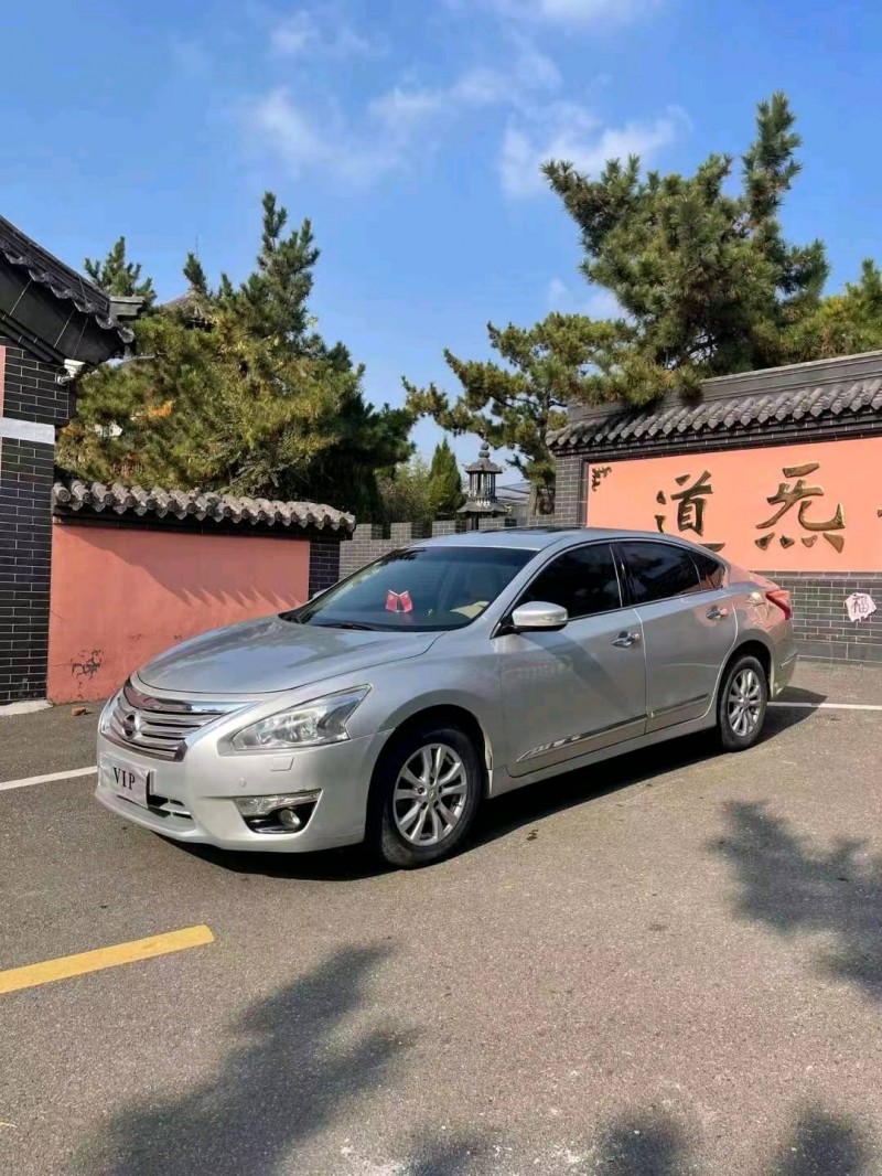 青岛13年日产天籁2
