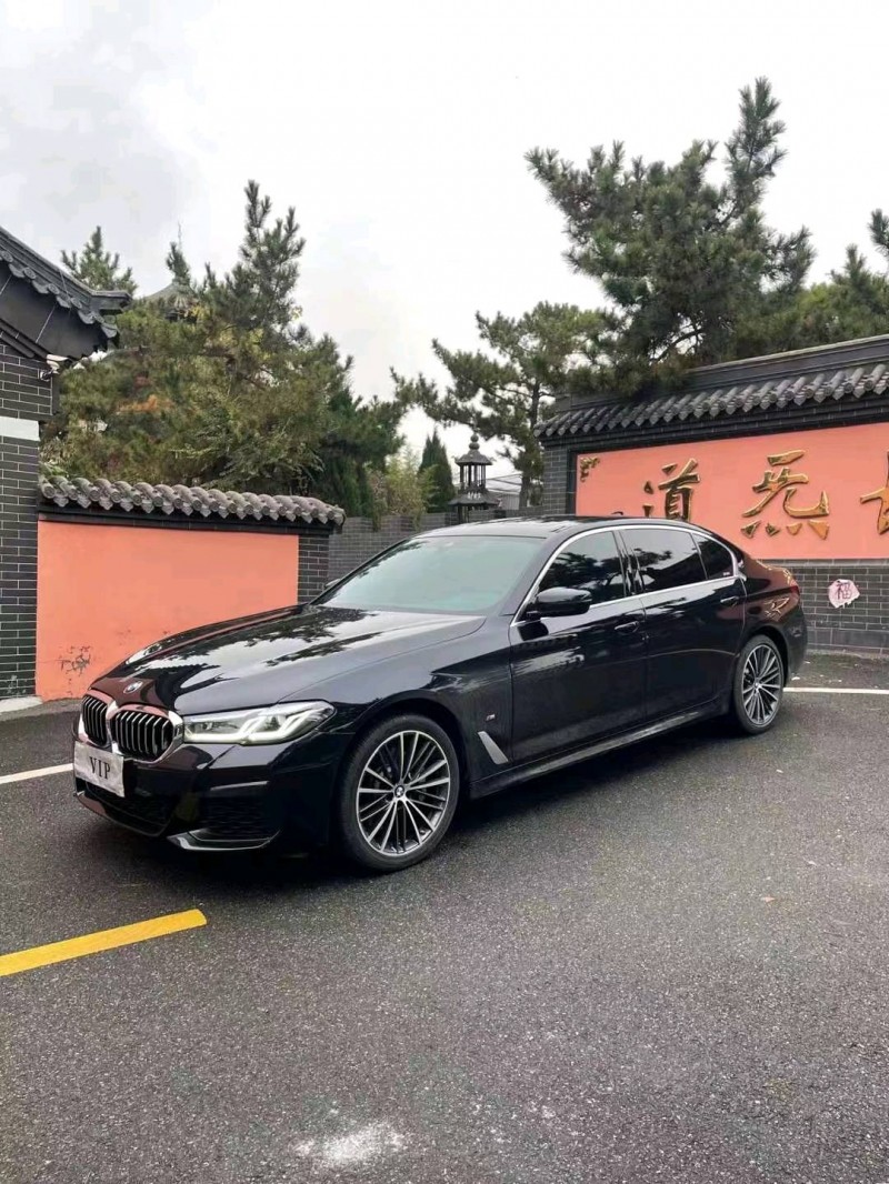青岛22年宝马5系8