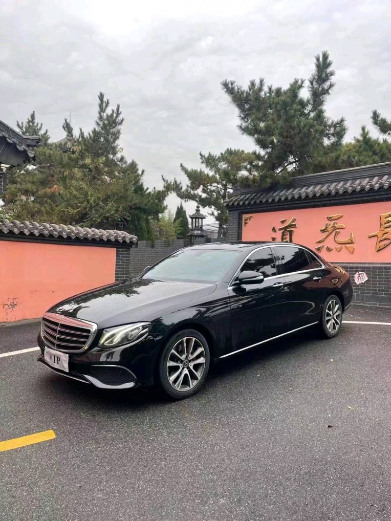 青岛18年奔驰E8