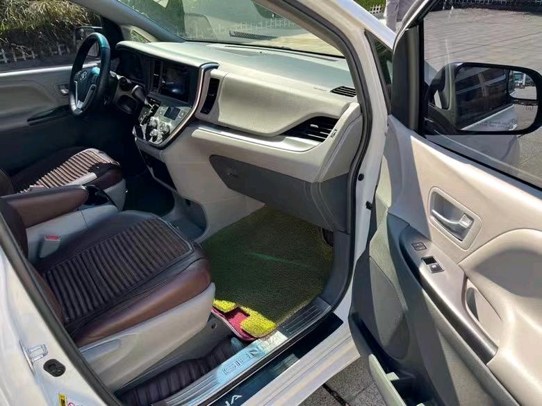 盐城17年丰田塞纳4