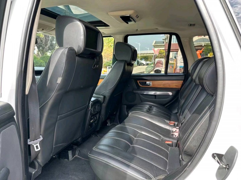 青岛13年路虎揽胜运动5