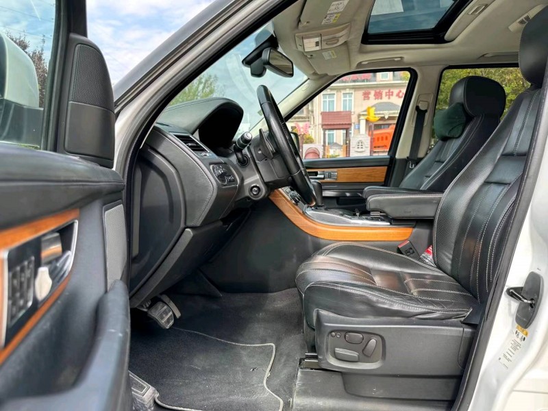 青岛13年路虎揽胜运动4