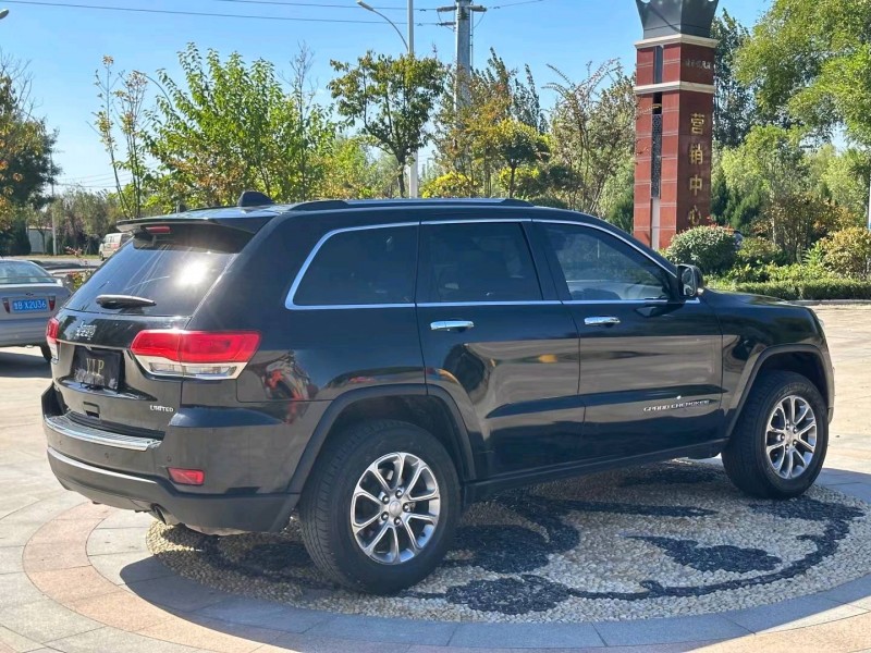 青岛15年Jeep大切诺基2