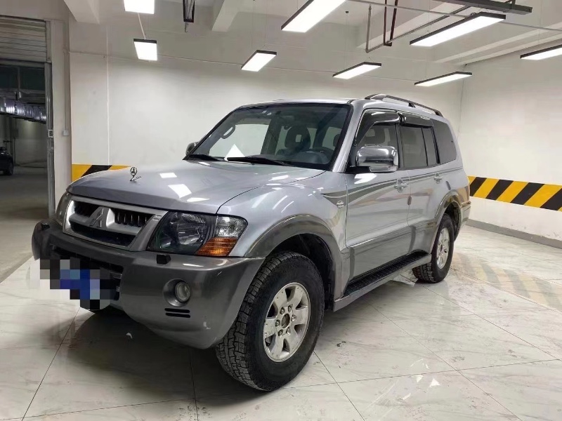 成都14年三菱帕杰罗2