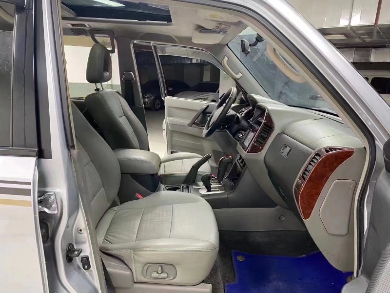 成都14年三菱帕杰罗3