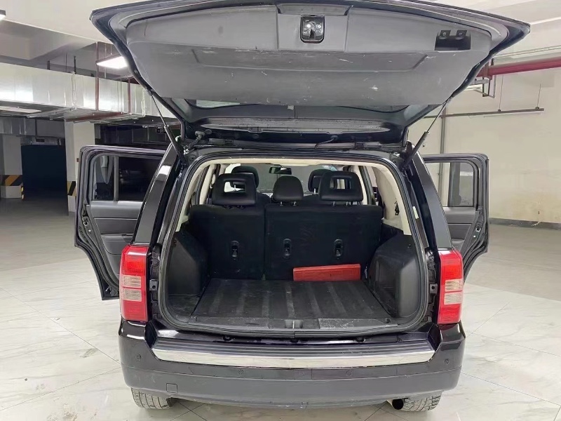 成都14年Jeep自由客6