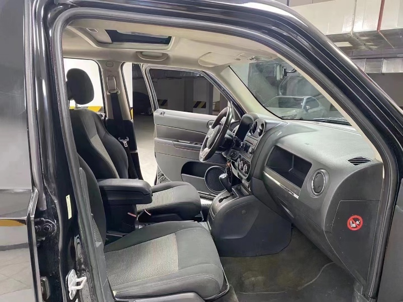 成都14年Jeep自由客7